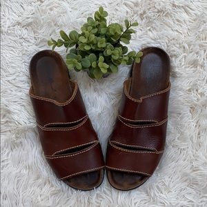 🎉HP🎉 Eddie Bauer Leather Sandal 💗 Brown